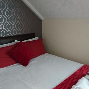 Budget Zimmer mit Kingsize-Bett